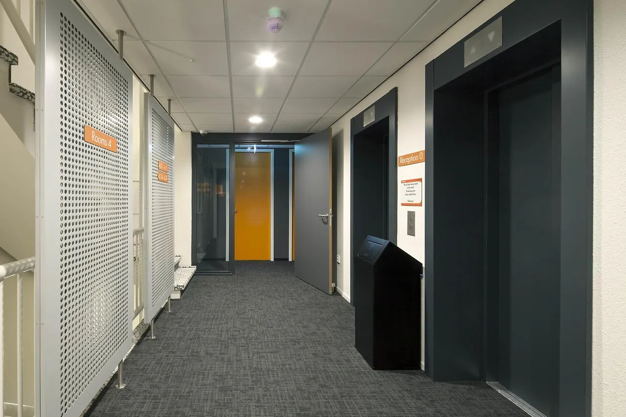 Easyhotel The Hague Scheveningen Beach 2*,